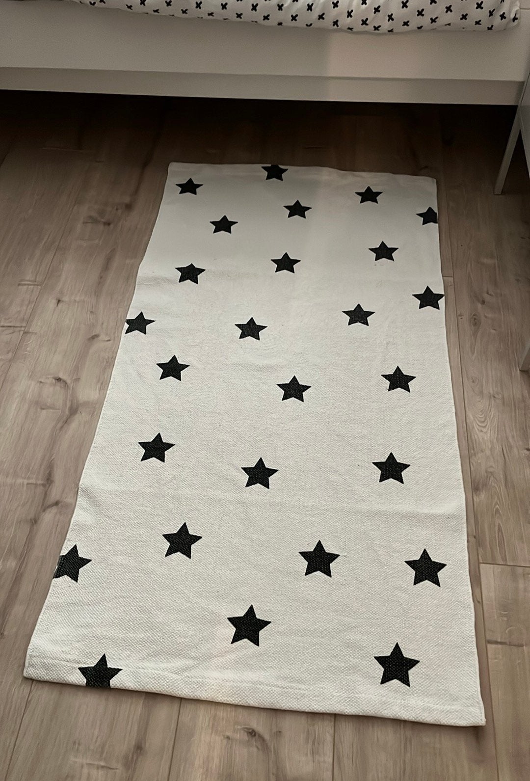 Vloerkleed H&M met sterren 70*140 cm, Ophalen of Verzenden, Zo goed als nieuw, 100 tot 150 cm, 100 tot 150 cm