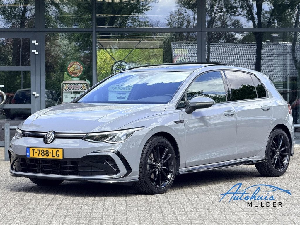 Volkswagen Golf 1.5 eTSI R-Line | Led | Automaat | Pano | Sf, Auto's, Volkswagen, 4 cilinders, Bedrijf, Automatische klimaatregeling