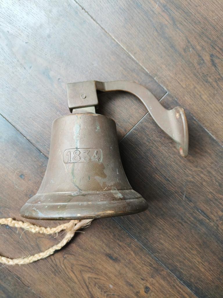 Leuke scheepsbel inclusief muurbevestiging, Ophalen of Verzenden