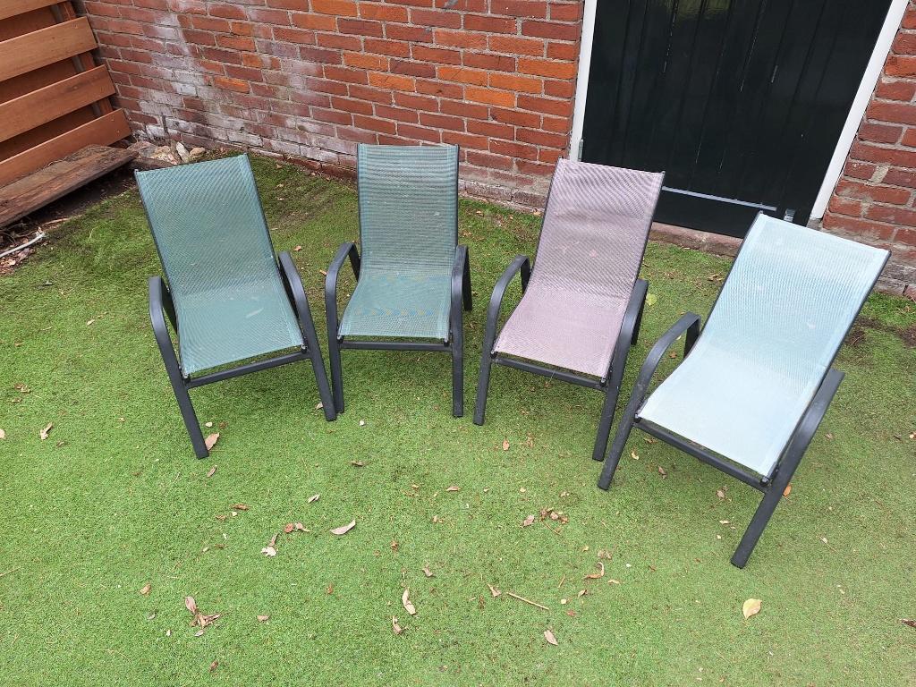 2 tuinstoelen kind blauw en roze/paars, Tuin en Terras, Ophalen, Gebruikt, Kunststof, Stapelbaar