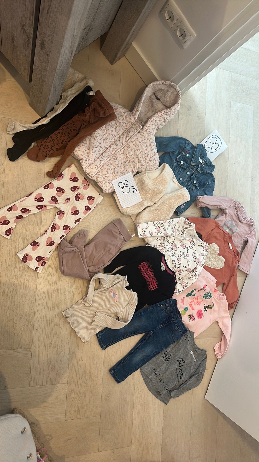 Pakket kleding mt 80 meisjes baby oa jas, Kinderen en Baby's, Babykleding | Baby-kledingpakketten, Ophalen of Verzenden, Zo goed als nieuw