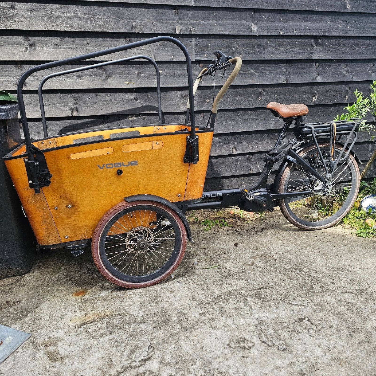 Vogue elektrische bakfiets - Gebruikt, Fietsen en Brommers, Fietsen | Bakfietsen, 4 kinderen of meer, Gebruikt, Elektrisch, Ophalen