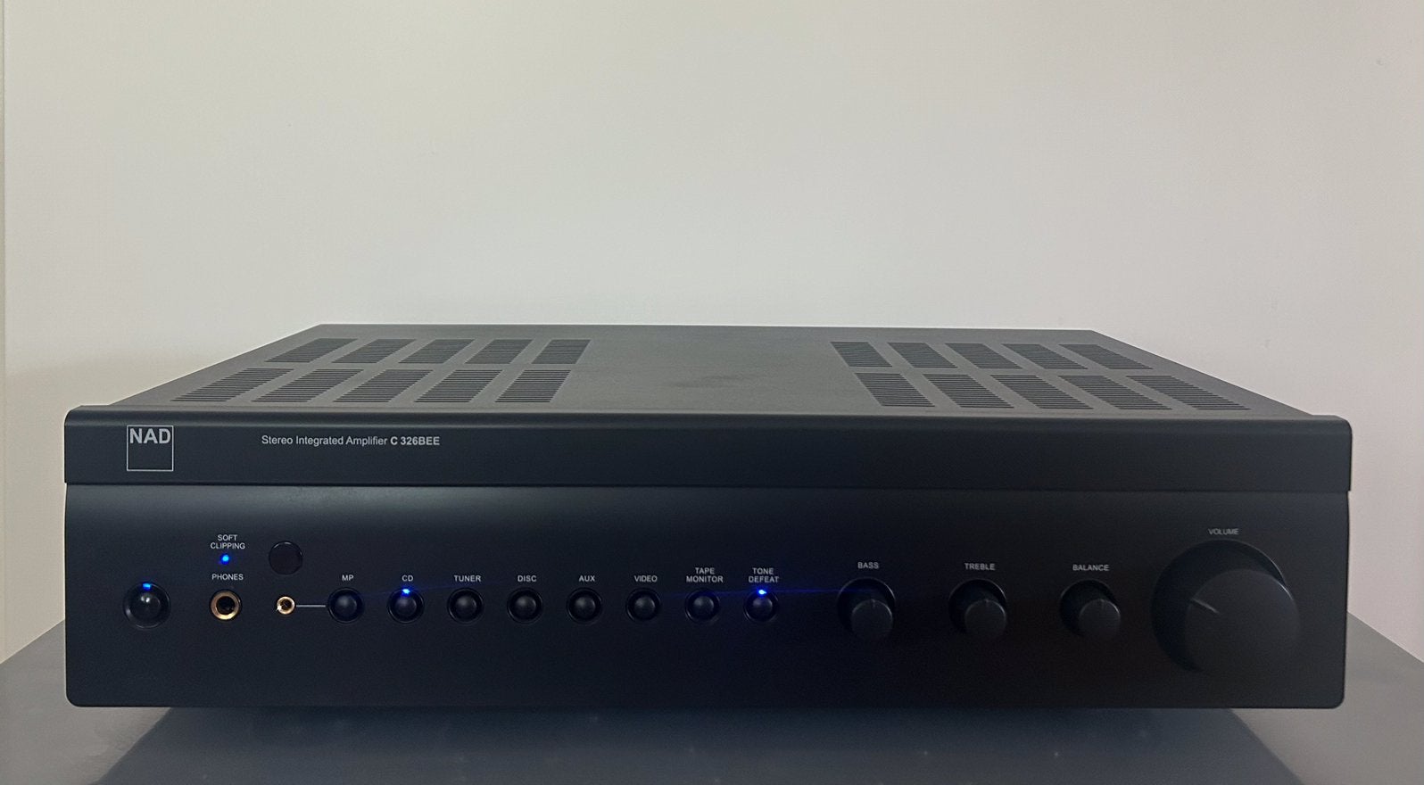 NAD C326BEE versterker 2x50W als nieuw met afstandsbediening, Audio, Tv en Foto, Versterkers en Receivers, Zo goed als nieuw, 60 tot 120 watt