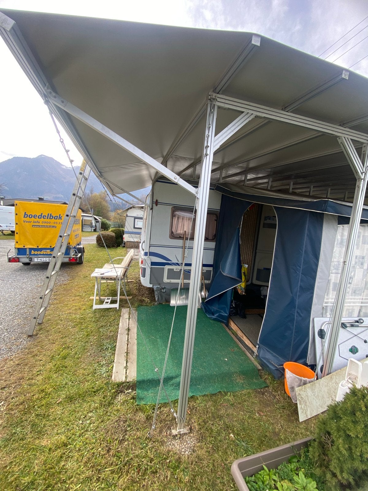 Een shutsdakvoor caravan, Ophalen, Gebruikt