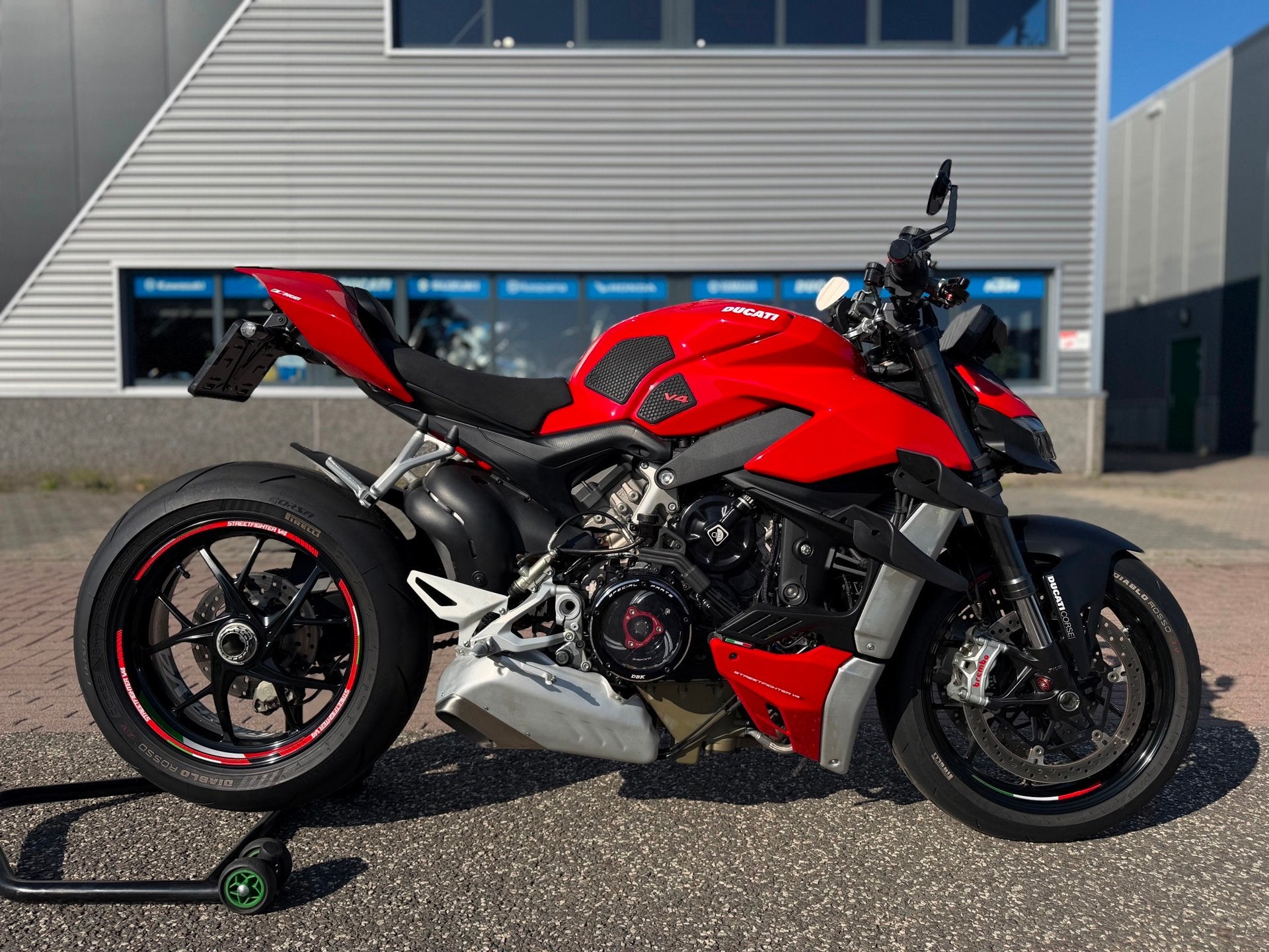 Ducati Naked Streetfighter V4, Info@ducati.com, Bedrijf, Meer dan 35 kW, Via Antonio Cavalieri Ducati. 3
40123  Bologna, IT