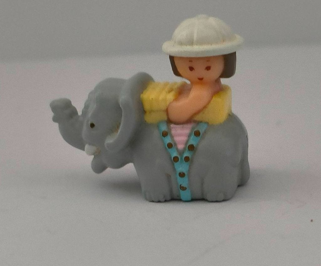 Polly Pocket Suzi on safari ring + on her Pony, Ophalen of Verzenden, Zo goed als nieuw, Jongen of Meisje