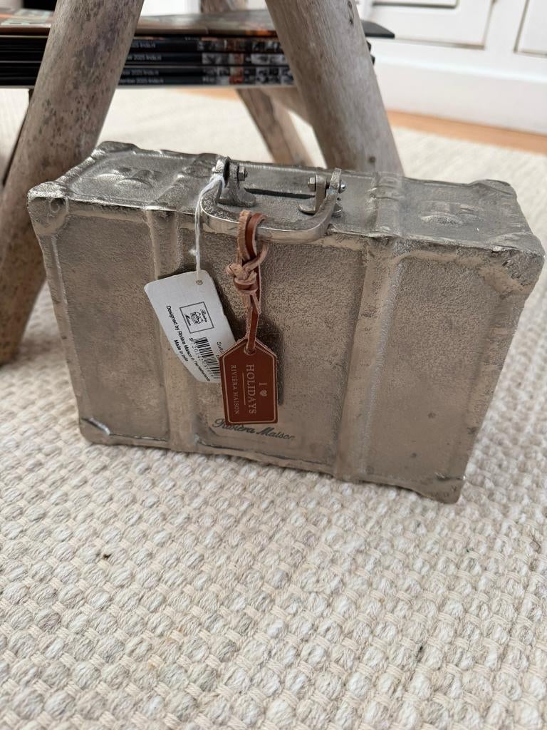 NIEUW > Rivièra Maison spaarpot koffer (8x19x20,5 cm), Verzenden, Overige stijlen, Nieuw, Metaal
