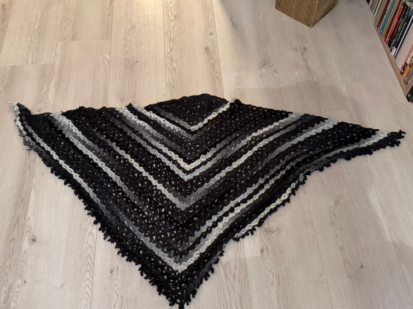 Stola/ omslagdoek / sjaal  Acryl, Ophalen of Verzenden, Zo goed als nieuw, Maat 46/48 (XL) of groter, Sjaal