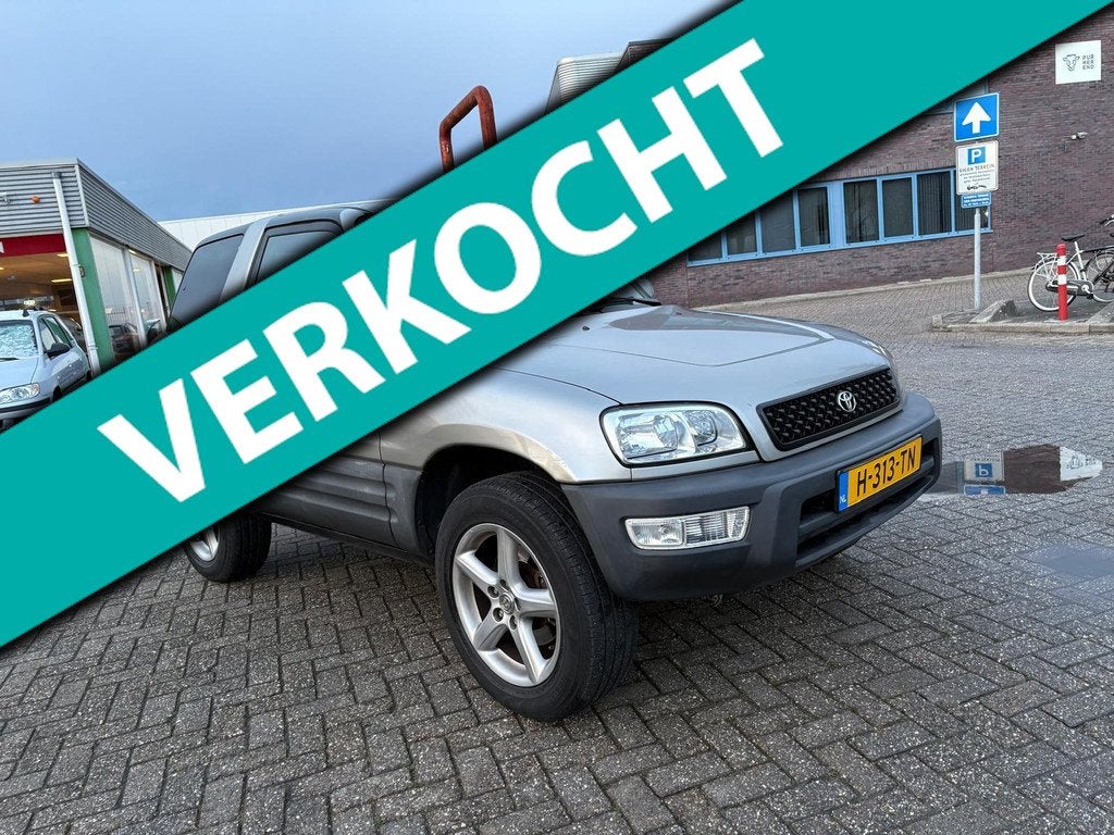 Toyota RAV4 Toyota RAV4 1.8 VVT-i Luna|Benzine|4x4|Schuifdak, Auto's, Toyota, Gebruikt, 4 cilinders, 610 kg, Handgeschakeld