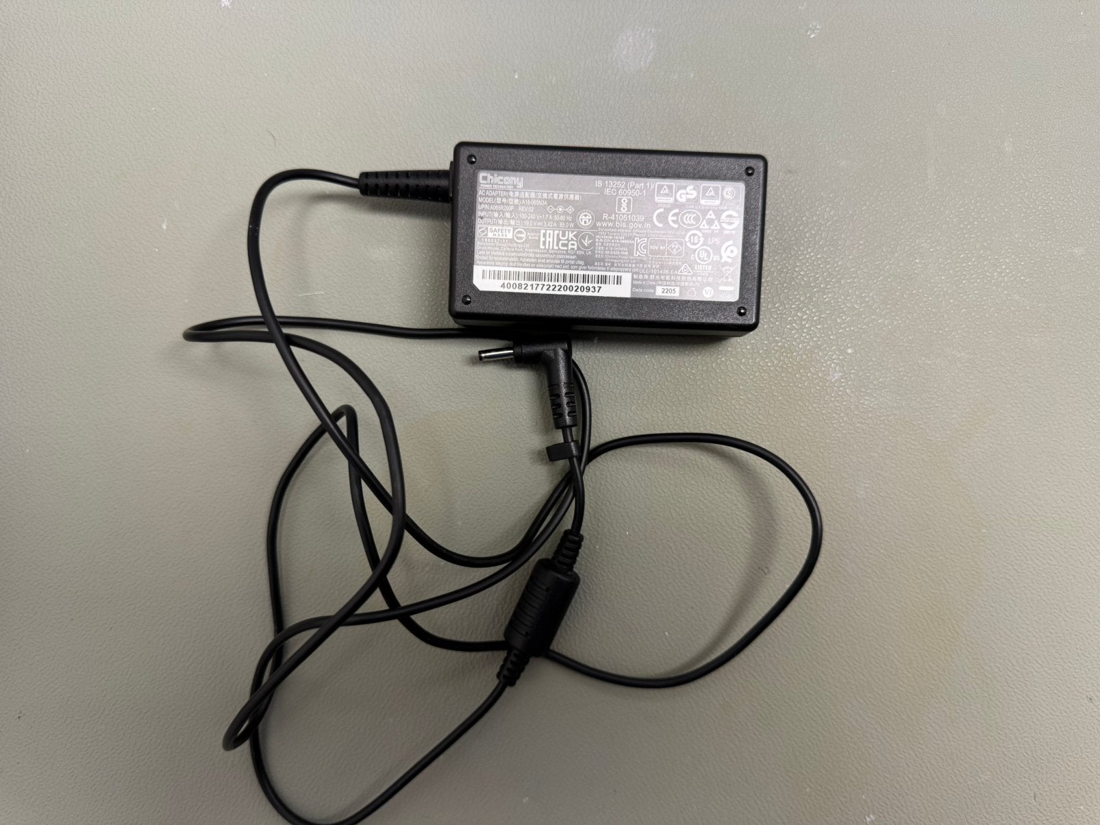 Medion (Akoya) laptop oplader 65w 3,5mm x 1,35mm, Ophalen of Verzenden, Zo goed als nieuw