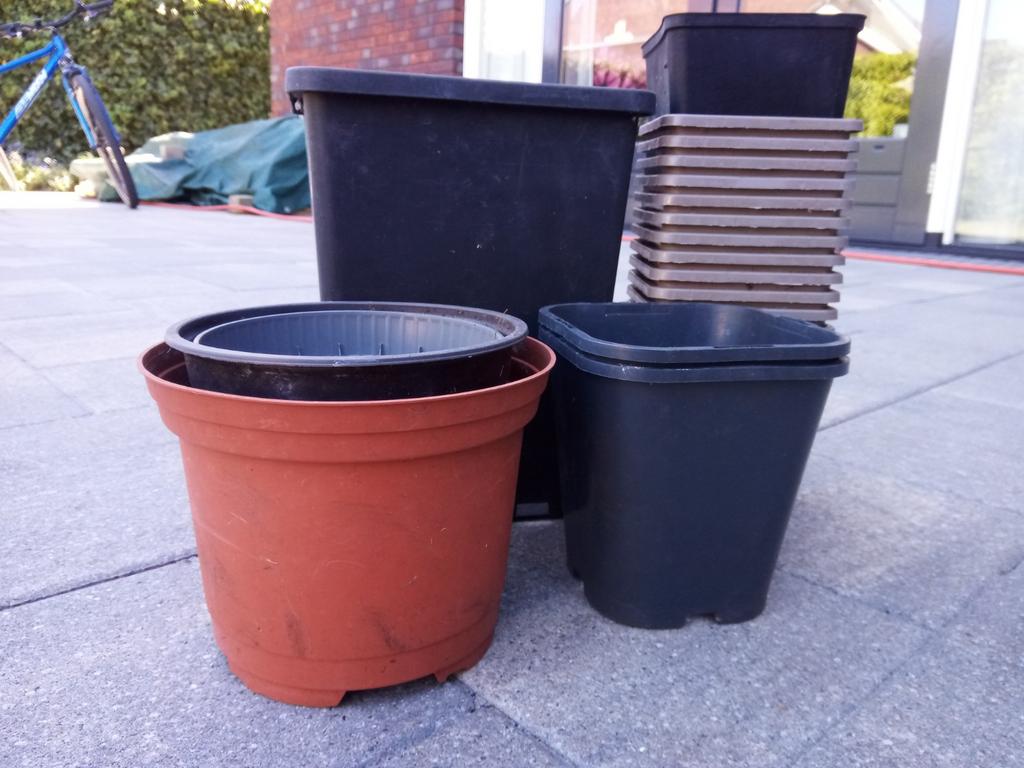 Bloempotjes, Ophalen, Kunststof, Gebruikt, Overige vormen