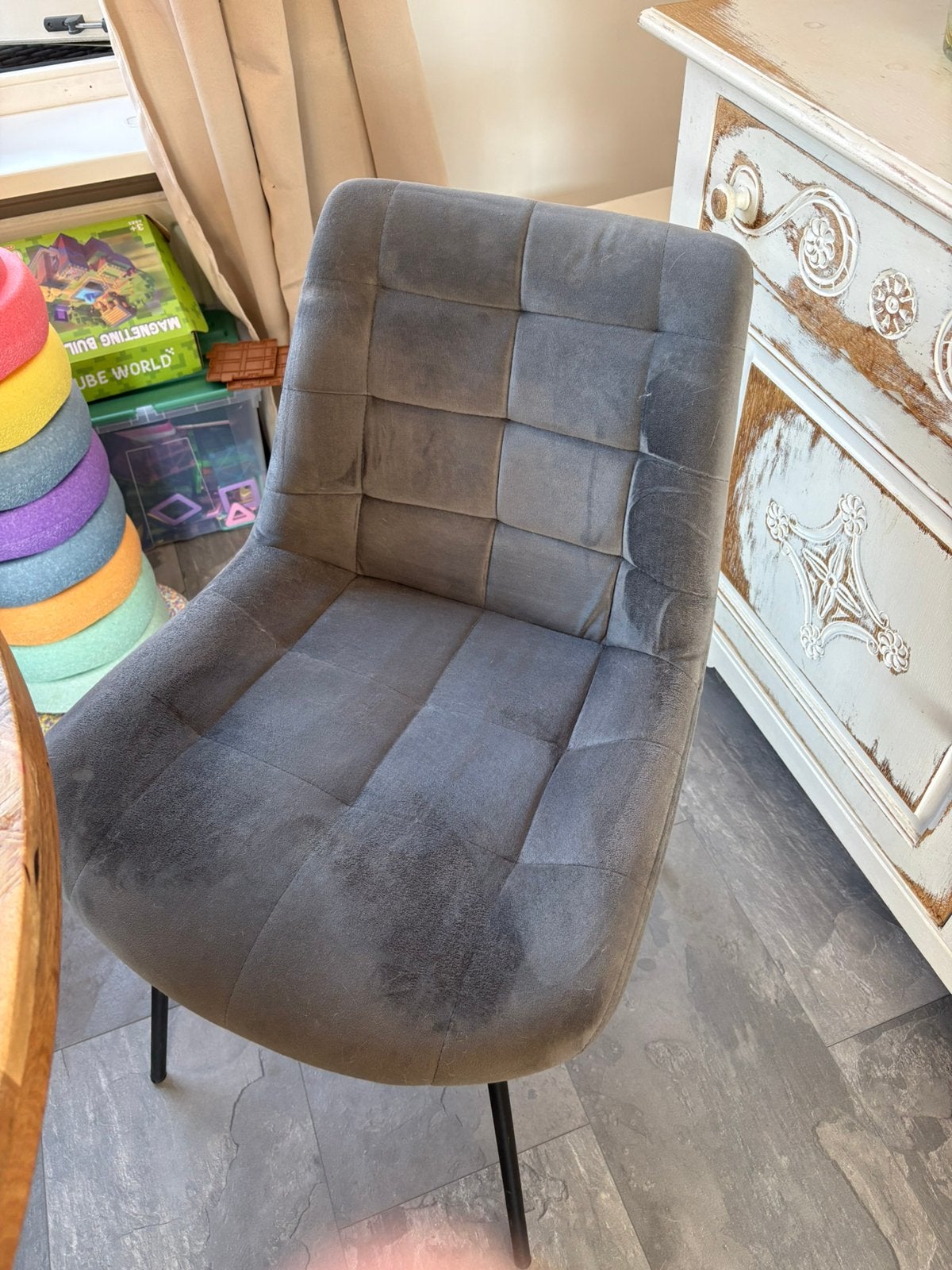 Set van 4 grijze stoelen, Huis en Inrichting, Ophalen, Gebruikt, Vier, Stof