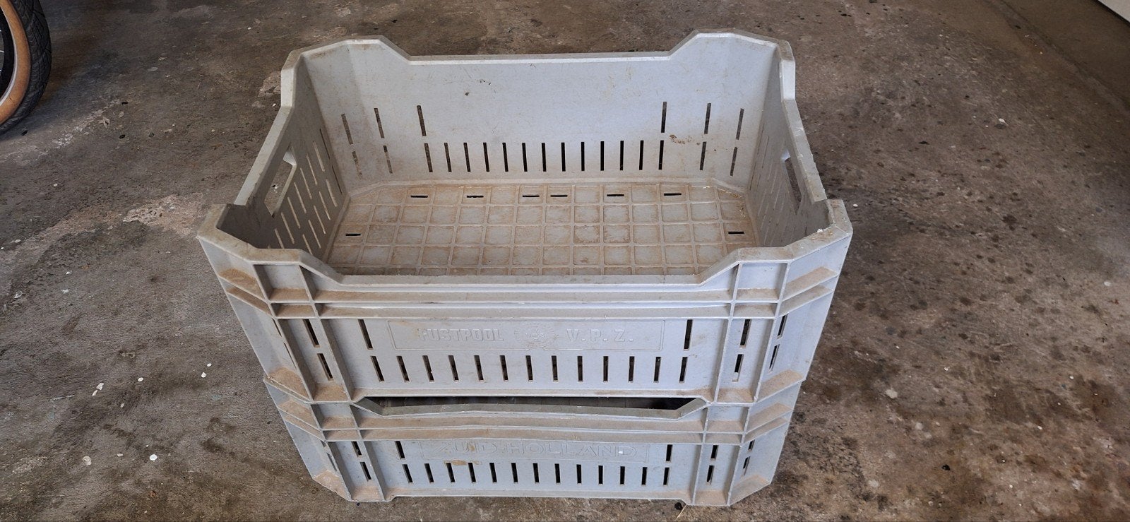 2x Stapelbare Voorraadbakken - Handig & Ruim, Ophalen, Gebruikt, 40 tot 60 cm, 50 tot 75 cm
