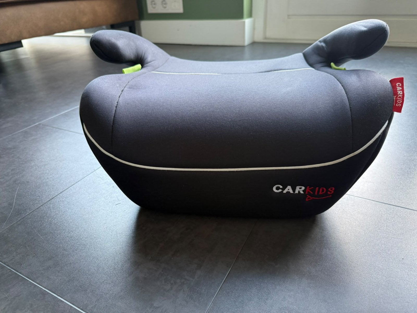 Carkids i-Size zitverhoger 125–150 cm zwart/groen, Autogordel, 15 t/m 36 kg, Zo goed als nieuw, Ophalen