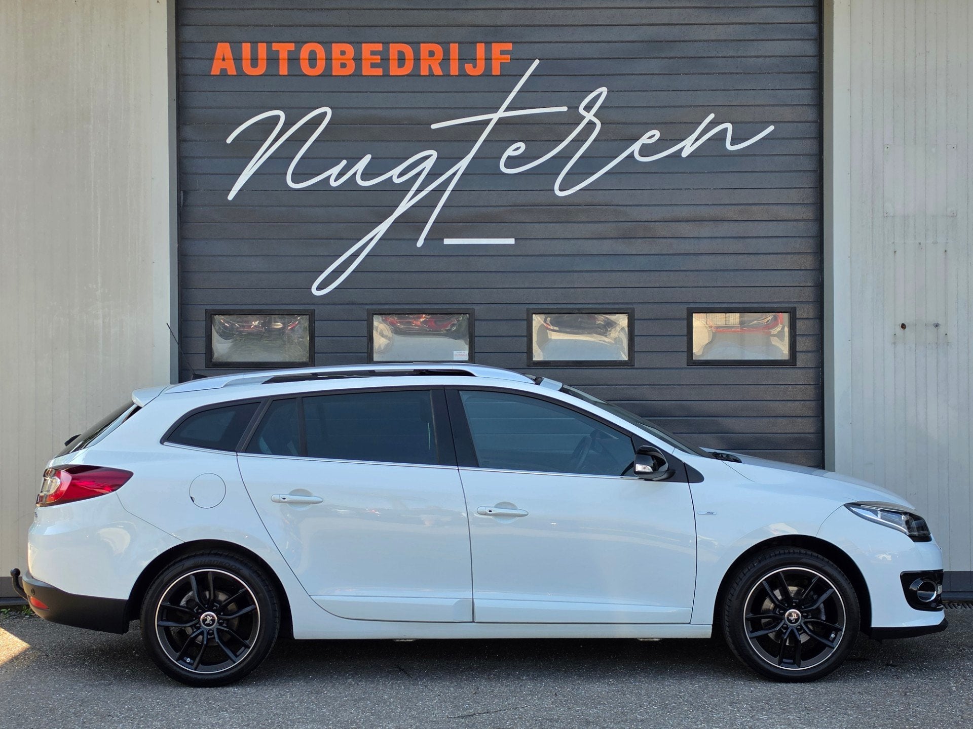Renault Mégane Estate 1.2 TCe Bose|Panoramadak|Automaat|Tre, Auto's, Euro 5, Stof, Zwart, 4 cilinders