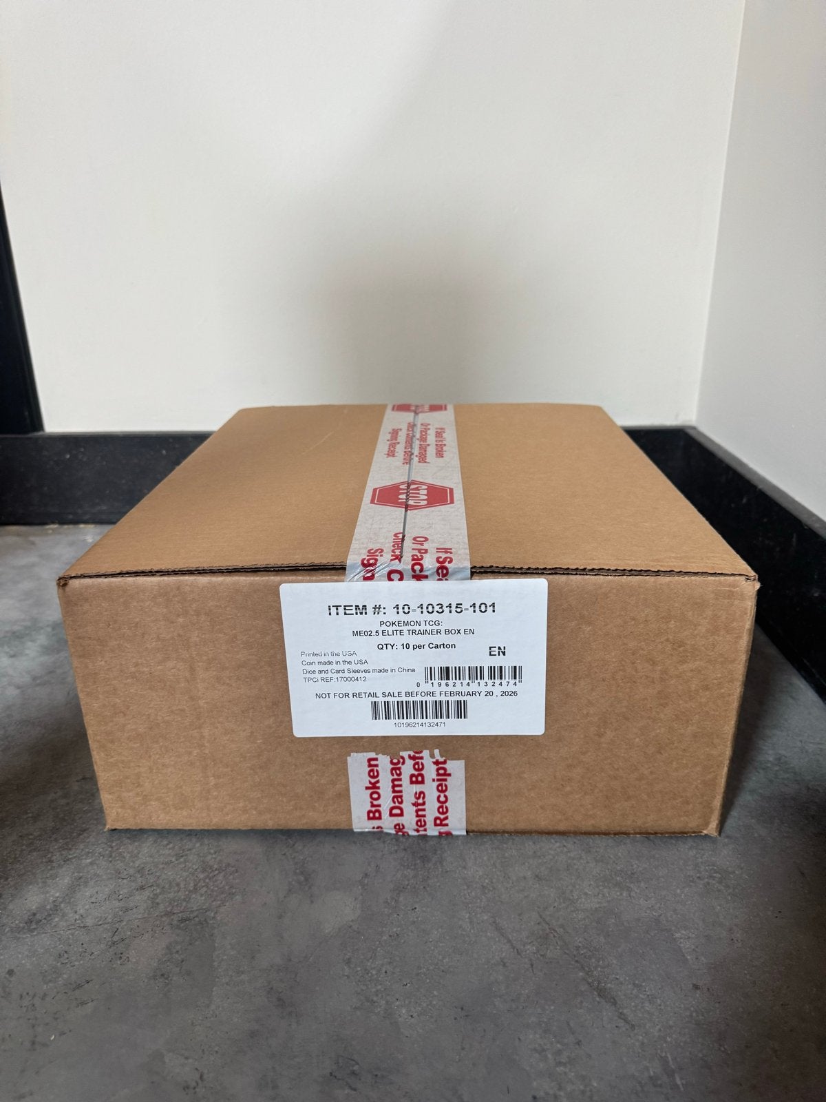 Ascended Heroes ETB Case €1600, Ophalen, Nieuw
