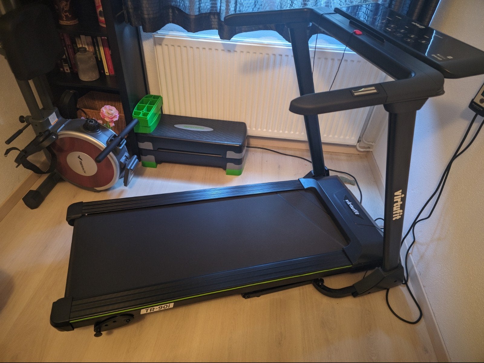 VirtuFit TR-90i Loopband 11 maanden oud, Sport en Fitness, Fitnessapparatuur, Ophalen, Zo goed als nieuw, Loopband