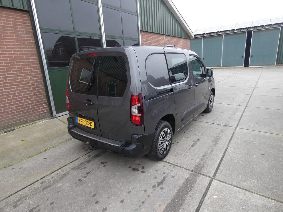 Citroen Berlingo 1.5 BlueHDI Club * navi/camera* 3 zits*, Auto's, Bestelauto's, Gebruikt, 4 cilinders, Citroën, Zilver of Grijs