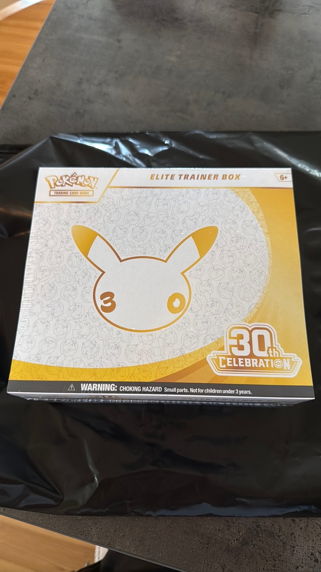 30th celebration Elite Trainer Box, Ophalen of Verzenden, Nieuw, Boosterbox, Foil