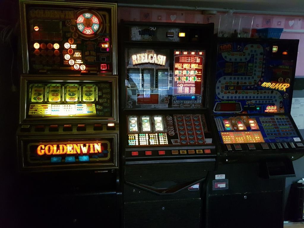 Leuke gokkast om mee te sparen., Verzamelen, Automaten | Gokkasten en Fruitautomaten, Euro, Ophalen of Verzenden, Gebruikt, Met sleutels