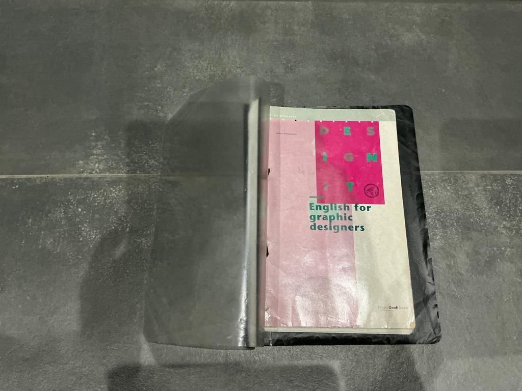 English for Graphic Designers – Design It – grafisch ontwerp, Boeken, Ophalen of Verzenden, Gelezen, Overige niveaus, Overige vakken
