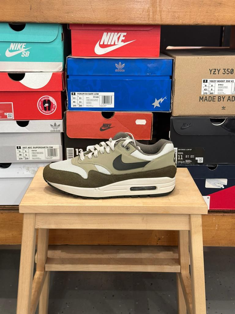 Air max 1 Medium olive, Overige kleuren, Ophalen of Verzenden, Sneakers of Gympen, Zo goed als nieuw