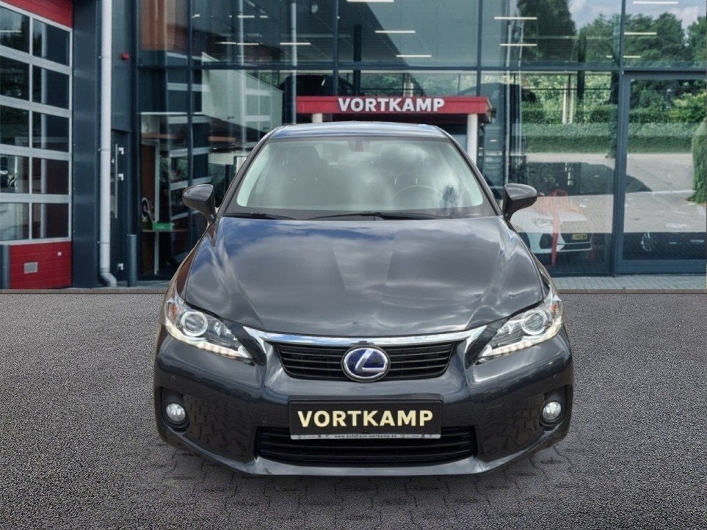 Lexus CT 200h EXECUTIVE LINE TREKHAAK/CAMERA/PDC/CRUISE/STOE, 136 pk, Gebruikt, 4 cilinders, Met garantie (alle)