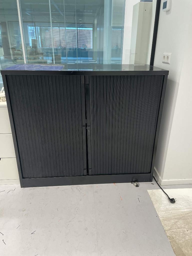 Zwarte archiefkast roldeurkast kantoorkast opbergkast, Ophalen, Gebruikt, 100 tot 150 cm, 100 tot 150 cm