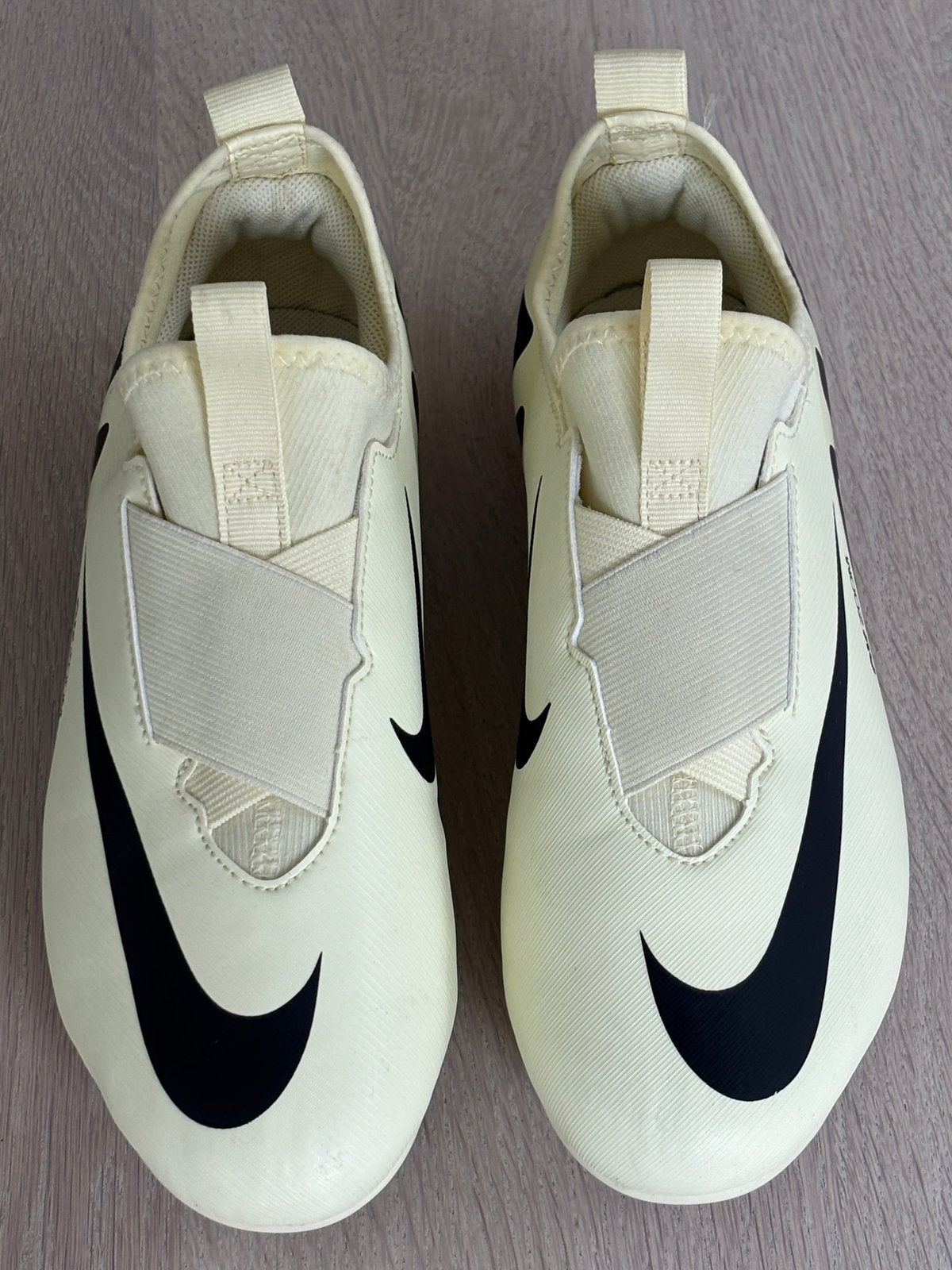 Nieuwe Nike Mercurial voetbalschoenen, Maat XS of kleiner, Ophalen of Verzenden, Nieuw, Schoenen