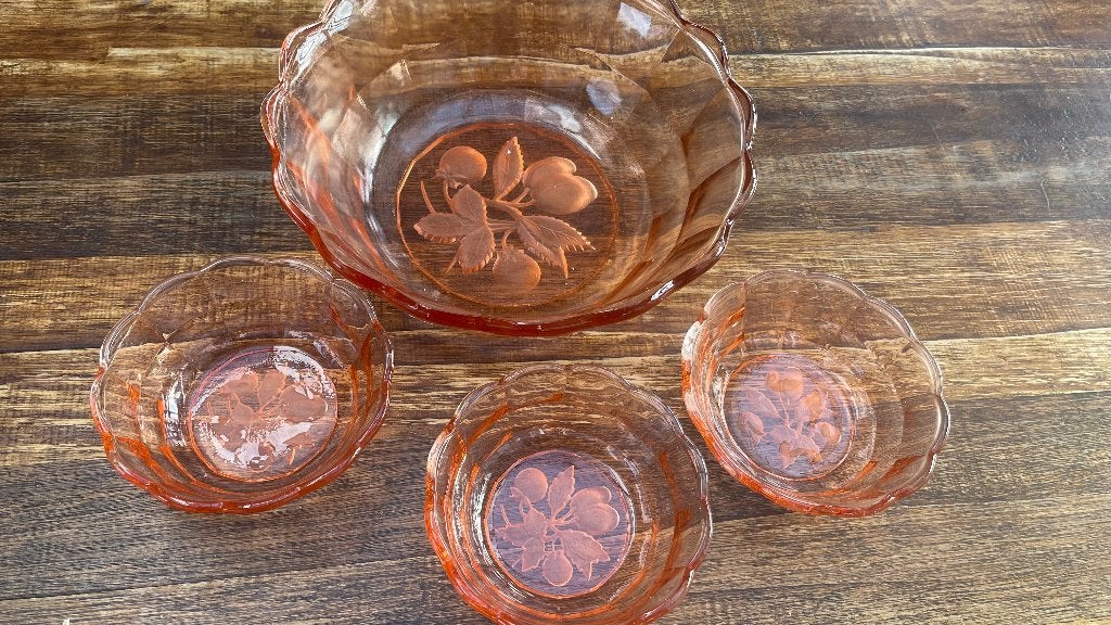 Bowlset - 1 grote schaal en 3 kleine schaaltjes, Gebruikt, Schaal, Rond, Geribbeld