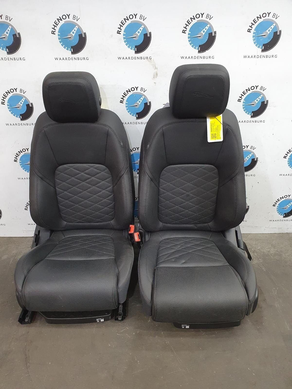 Jaguar E pace Leder interieur 2018 van engelse  fabrieksauto, Ophalen, Gebruikt, -, -