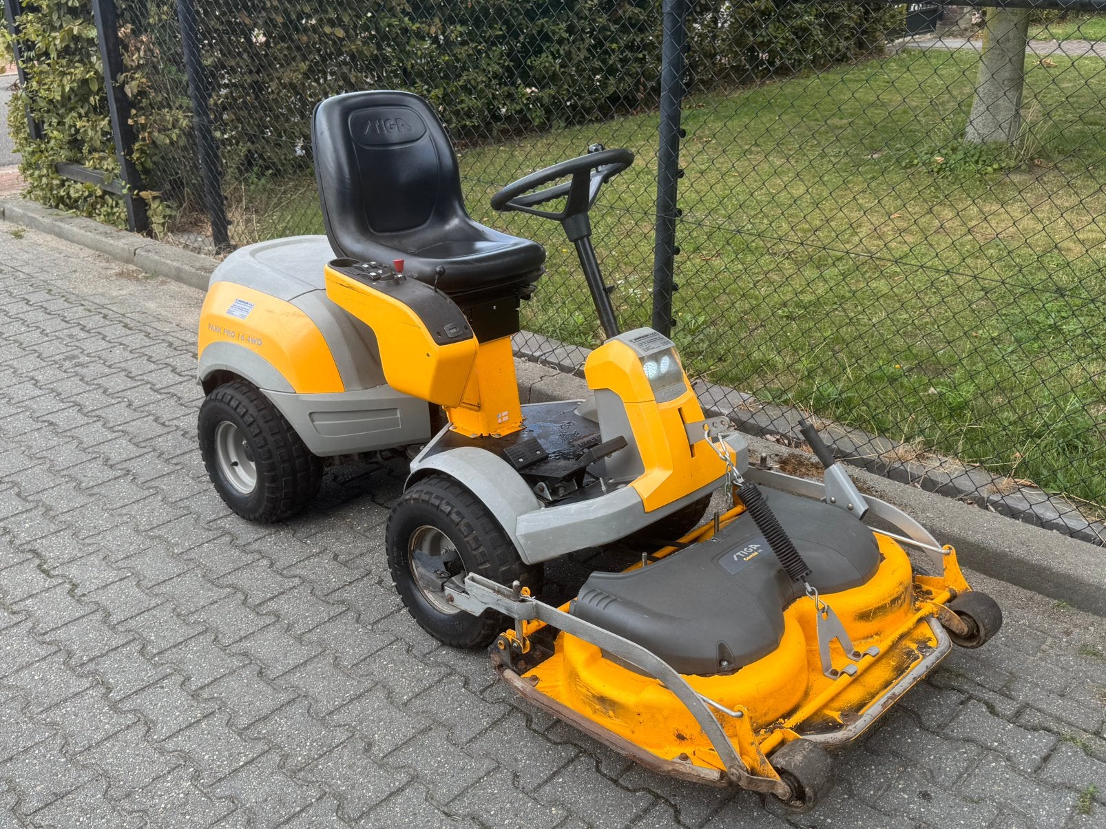 STIGA Park Pro 16 4WD frontmaaier zitmaaier 4x4, Tuin en Terras, Zitmaaiers, Ophalen, Gebruikt