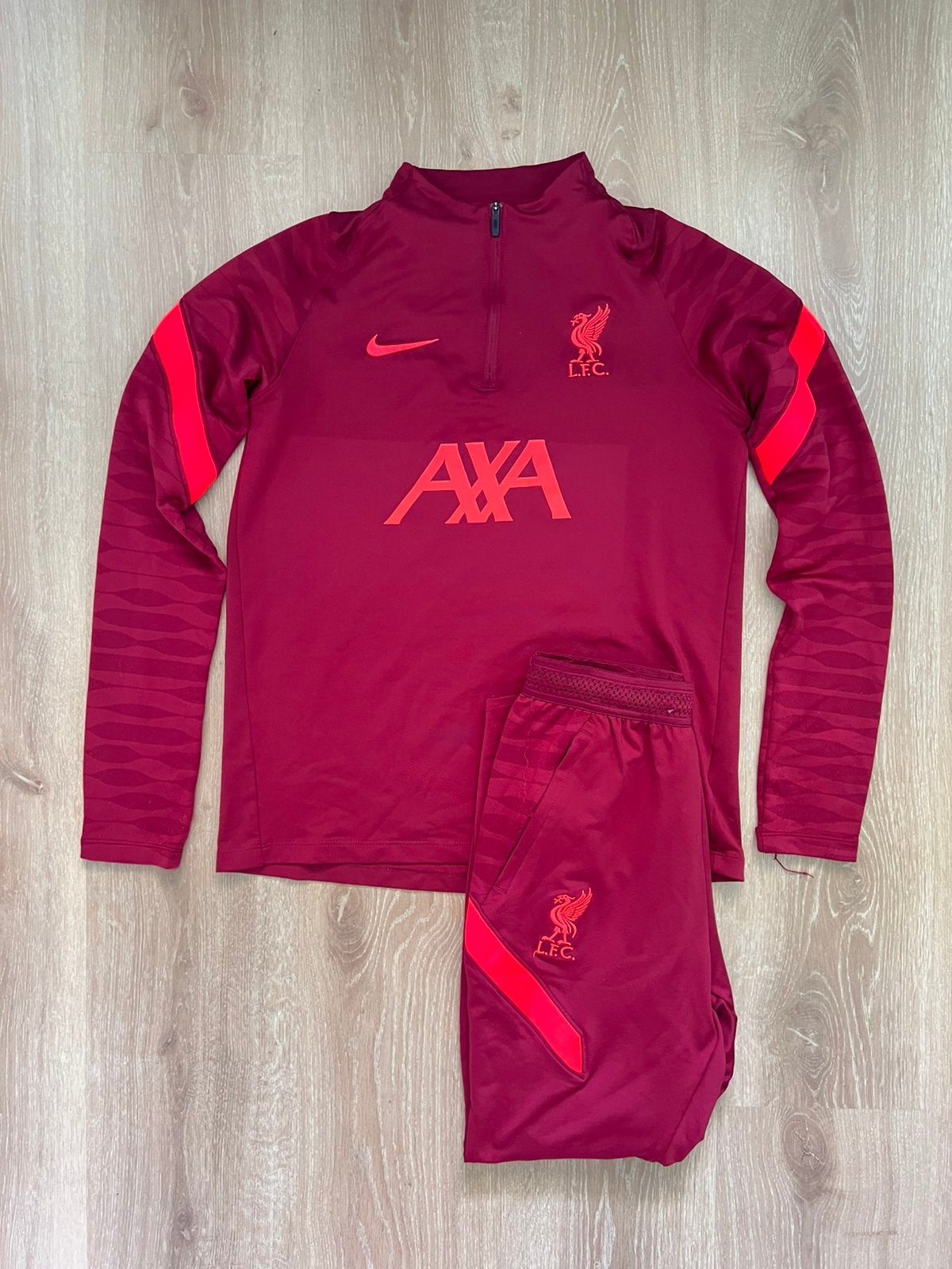 Liverpool trainingspak Nike 21/22 maat 158, Jongen of Meisje, Sport- of Zwemkleding, Ophalen of Verzenden, Zo goed als nieuw