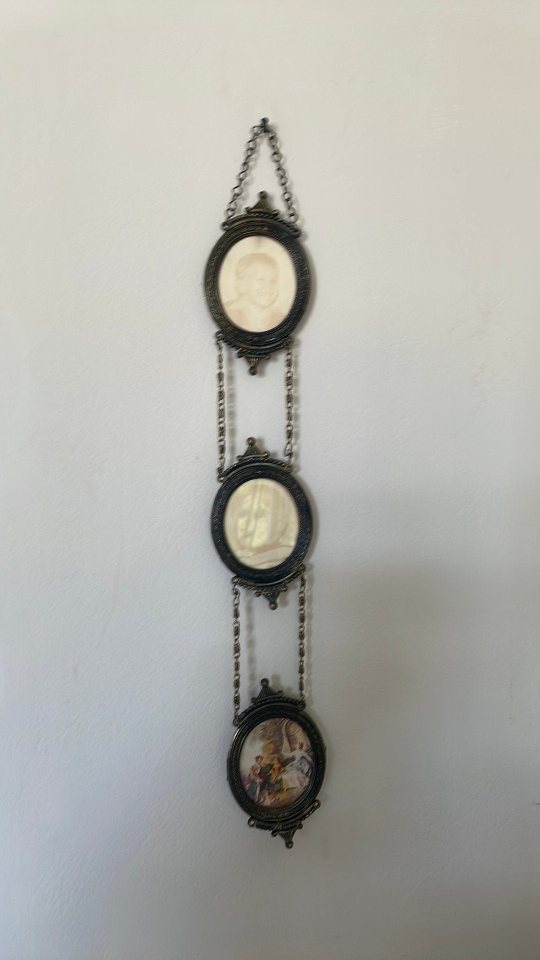 Vintage Italiaanse hangende fotolijstjes met ketting -l, Huis en Inrichting, Metaal, Gebruikt, Vintage, Ophalen of Verzenden