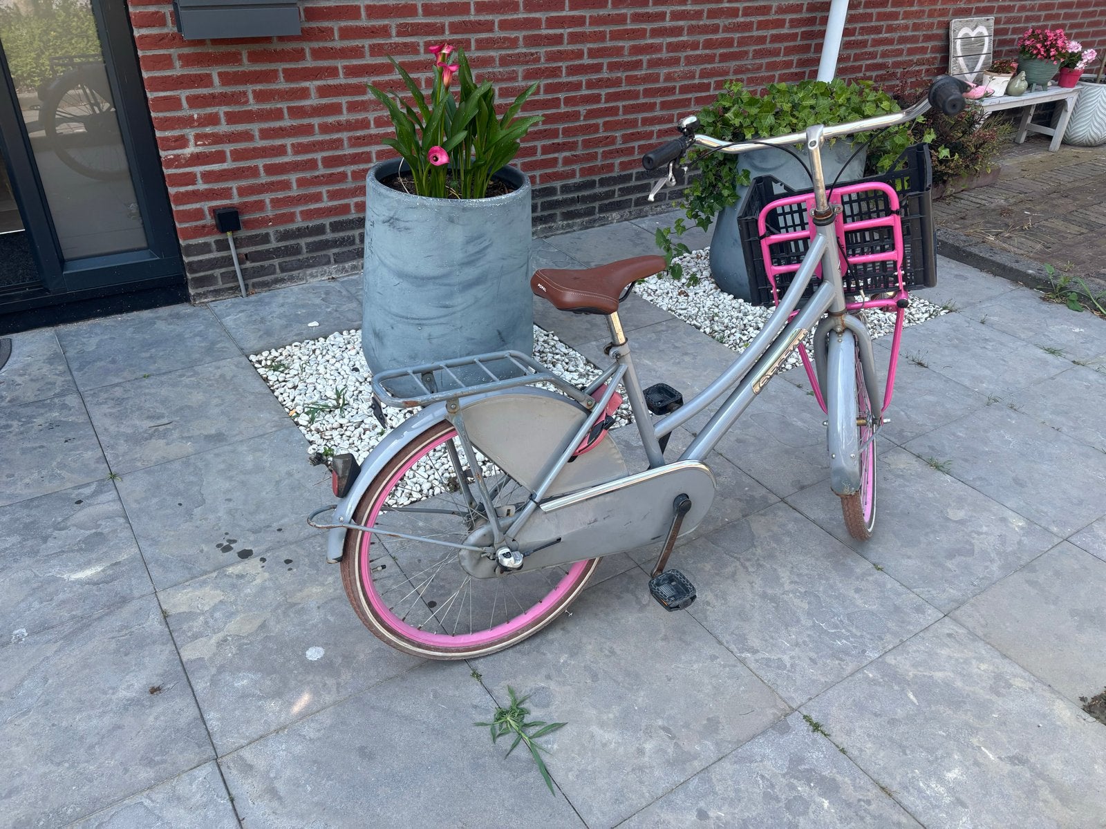 Gebruikte kind fiets met roze accenten en mand, Fietsen en Brommers, Fietsen | Dames | Damesfietsen, Velgrem, 50 tot 53 cm, Ophalen