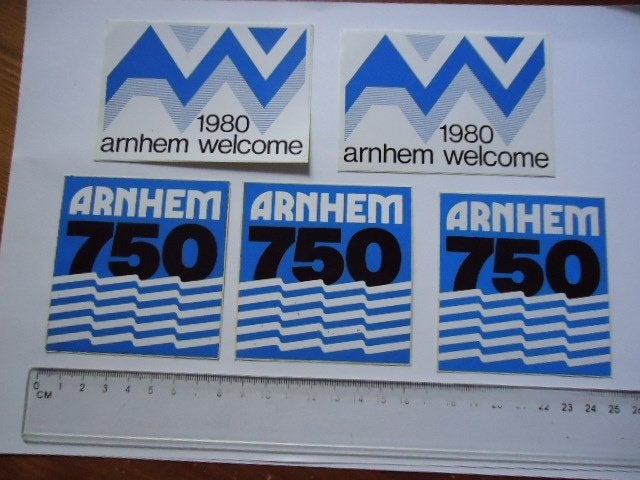 sticker oud ARNHEM 5 x 1980 retro plastic origineel 750, Verzenden, Zo goed als nieuw, Bedrijf of Vereniging