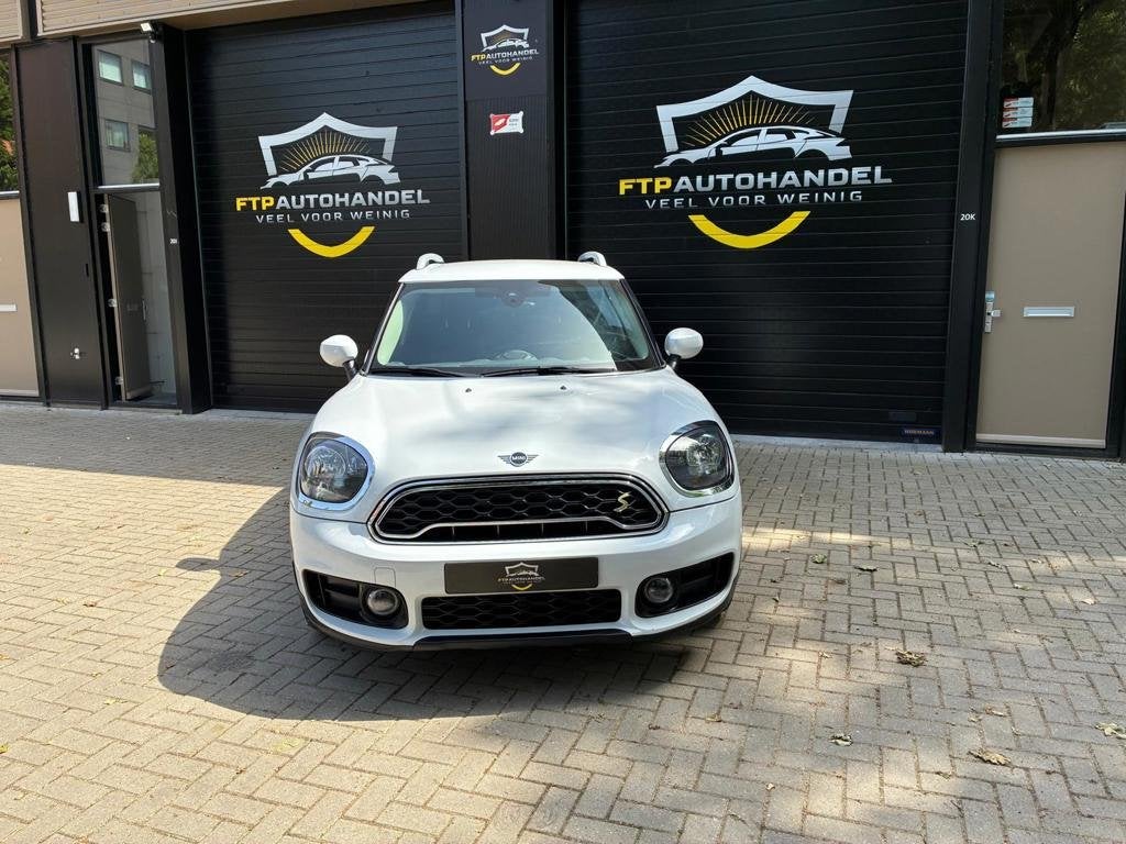 Mini Mini Countryman 1.5 Cooper ALL4 Chili 224 pk plug in, Auto's, Mini, Automaat, Dealer onderhouden, Stof, Gebruikt