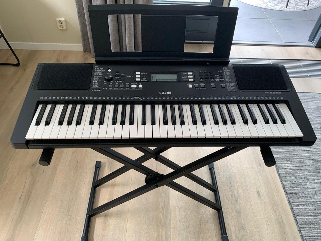 Keyboard Yamaha PSR E363, Ophalen, Zo goed als nieuw, 61 toetsen, Yamaha