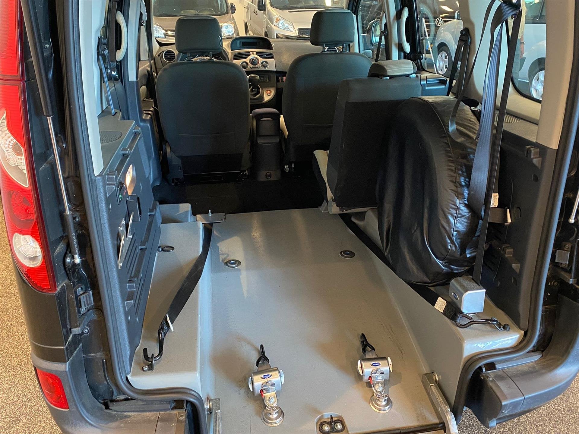 Renault Kangoo Rolstoelauto Automaat 3+1 (airco), Auto's, Automaat, Stof, Gebruikt, Zwart
