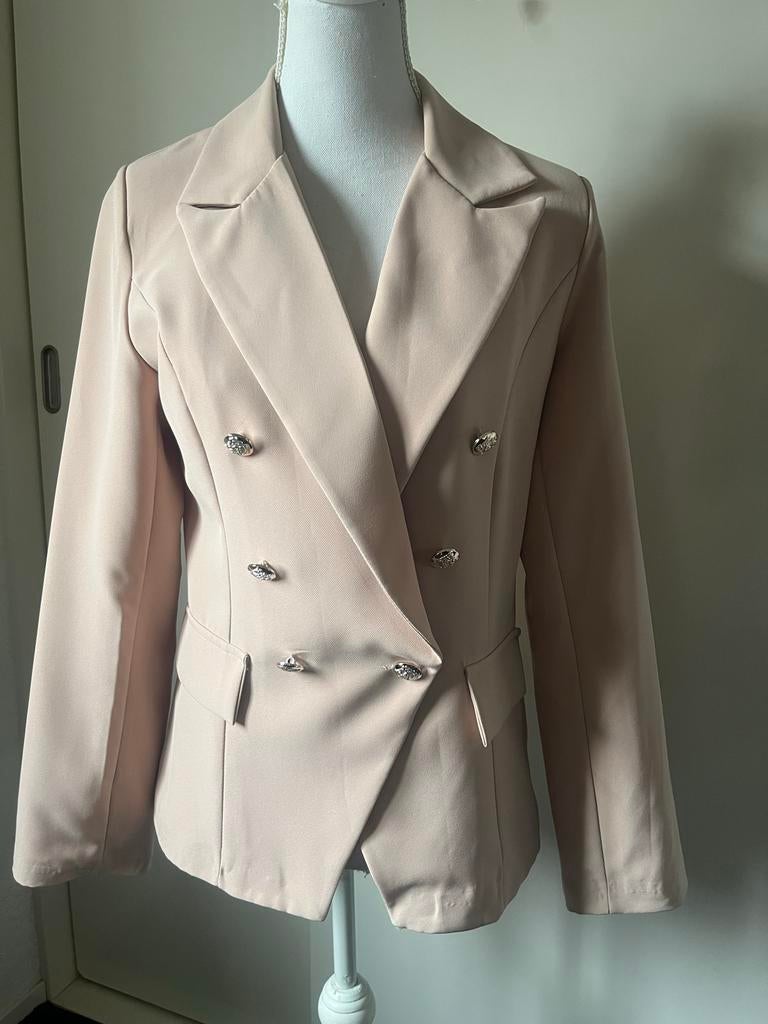 Lichtroze blazer met goudkleurige knopen, Maat 38/40 (M), Ophalen of Verzenden, Zo goed als nieuw, Jasje
