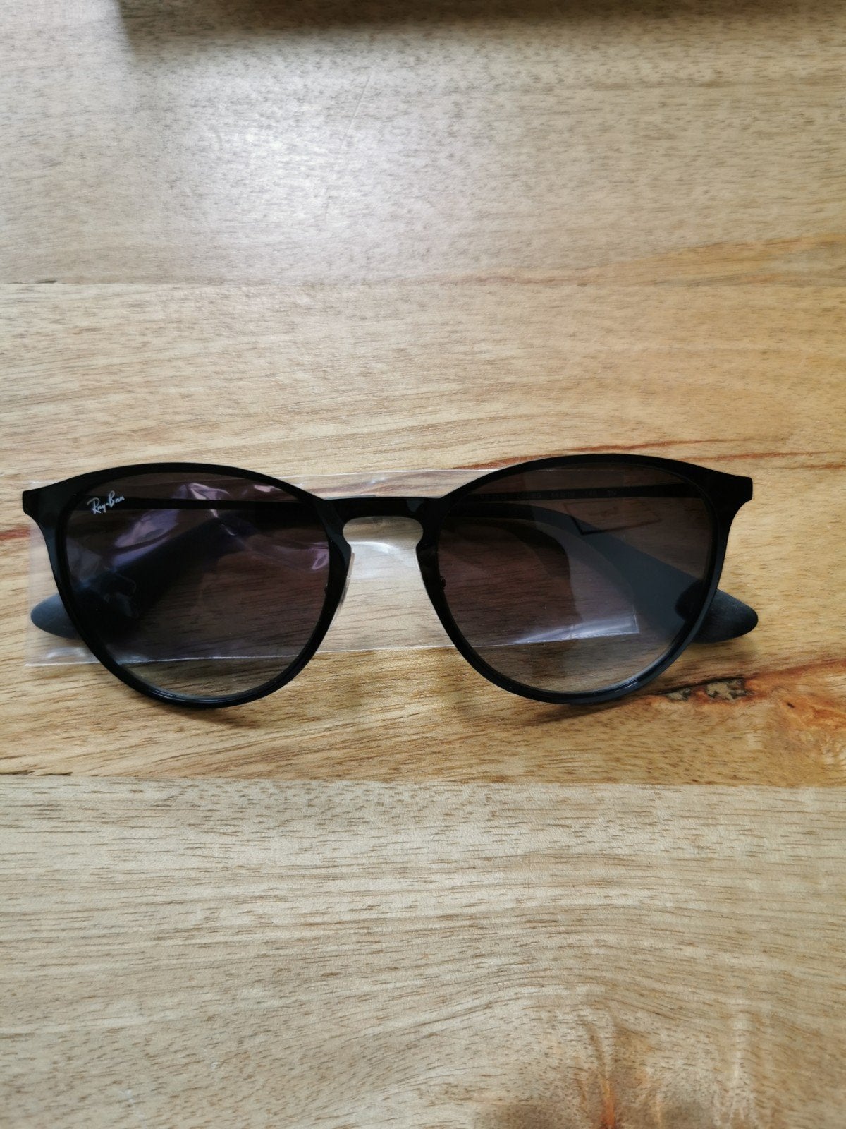 Ray-Ban Erika Metal (RB3539002/8G) Zwart, Compleet in doos, Zonnebril, Zwart, Nieuw, Ophalen of Verzenden