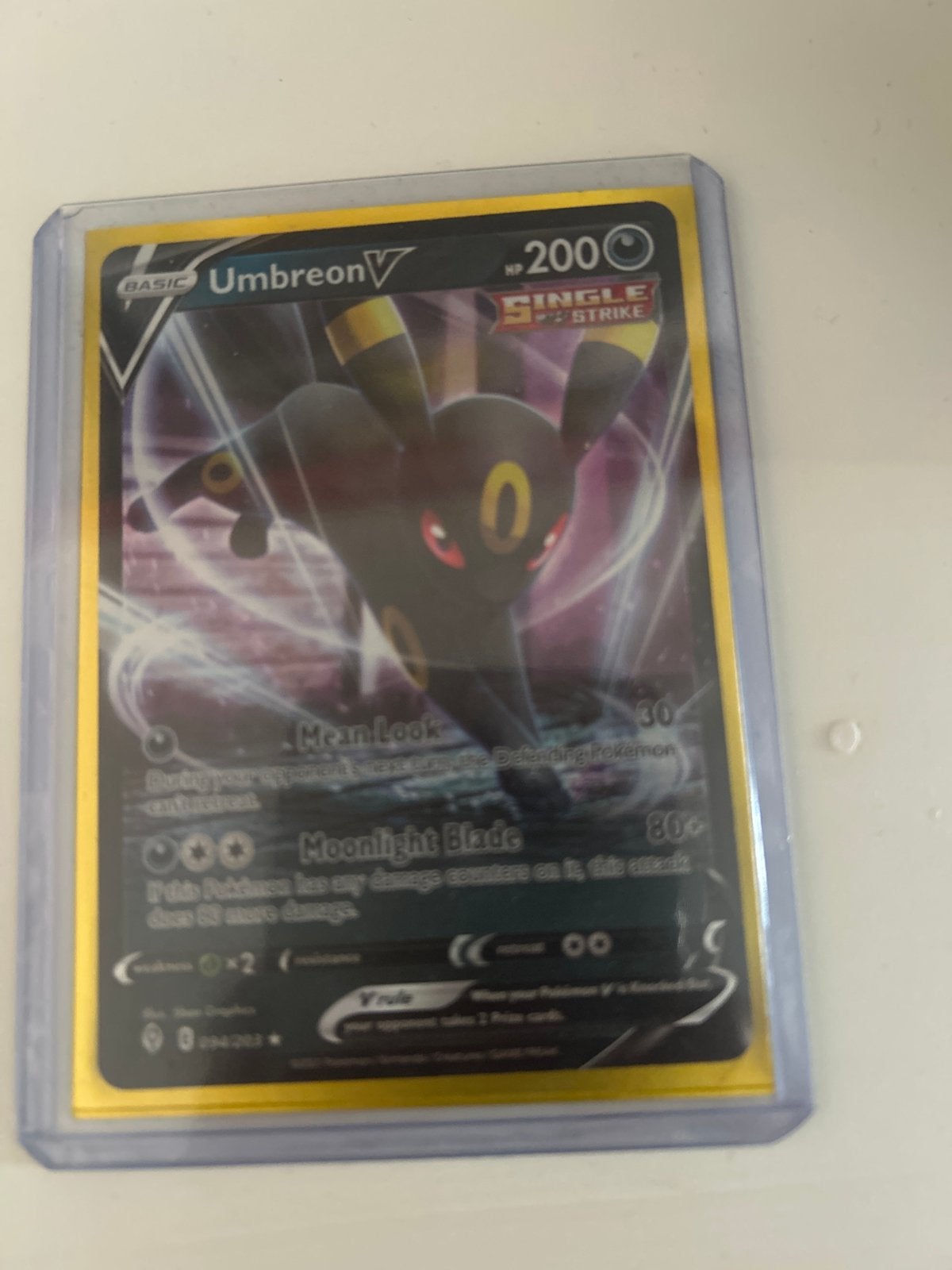 Pokémon Kaart: Umbreon V - Single Strike (Zo goed als nieuw), Ophalen of Verzenden, Zo goed als nieuw, Losse kaart