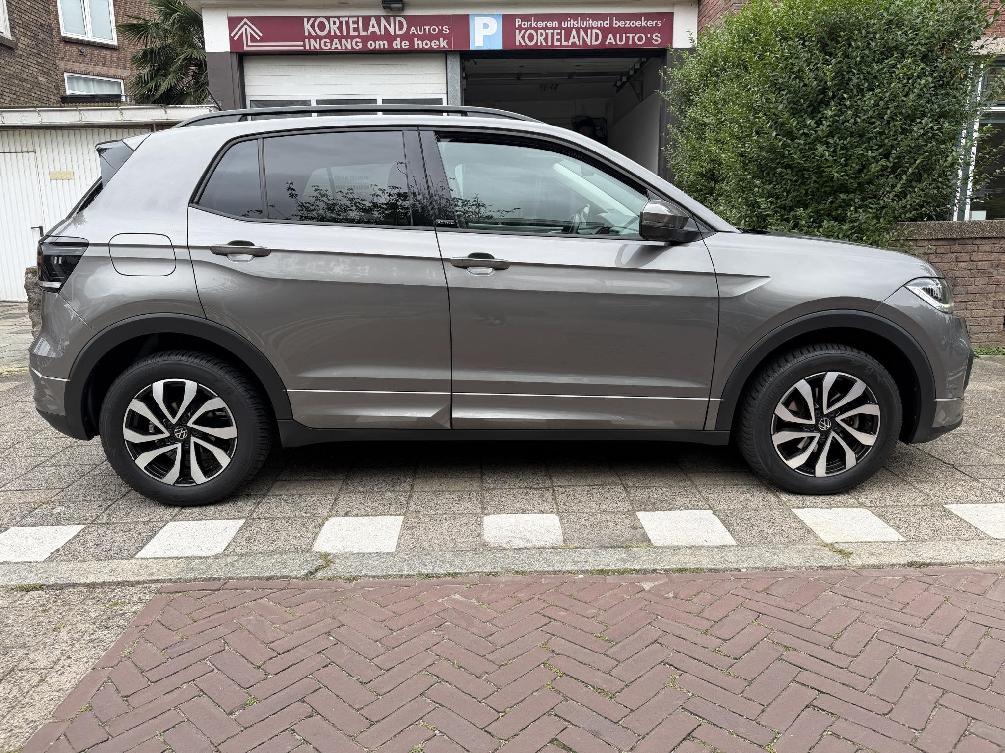 Volkswagen T-Cross 1.0 TSI R-Line, T-Cross, Gebruikt, Met garantie (alle), 3 cilinders