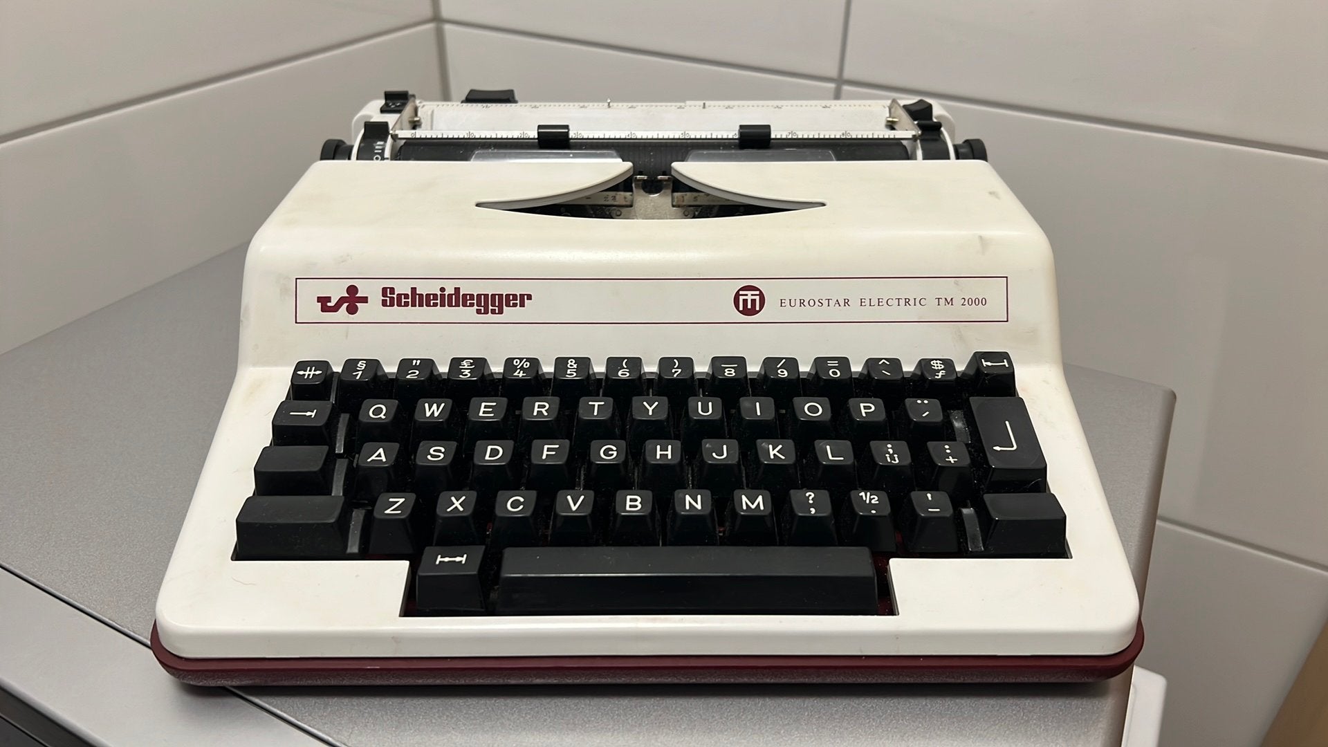 Scheidegger eurostar electric tm2000, Diversen, Typemachines, Verzenden, Zo goed als nieuw