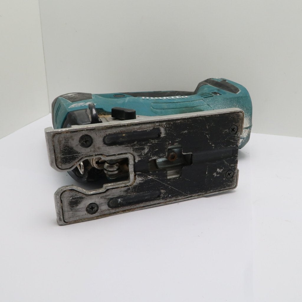 Makita DJV182 18V Decoupeerzaag Body | in Redelijke Staat, Makita, Gebruikt, Support@makita.com, Makita Corporation, 3-11-8, Sumiyoshi-cho, 
Anjo, Aichi 446-8502
Japan