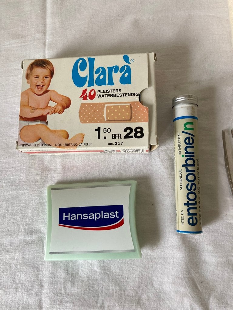 Vintage EHBO : Clara pleisters, Entosorbine, Hansaplast, Verzamelen, Ophalen of Verzenden, Gebruikt, Overige typen