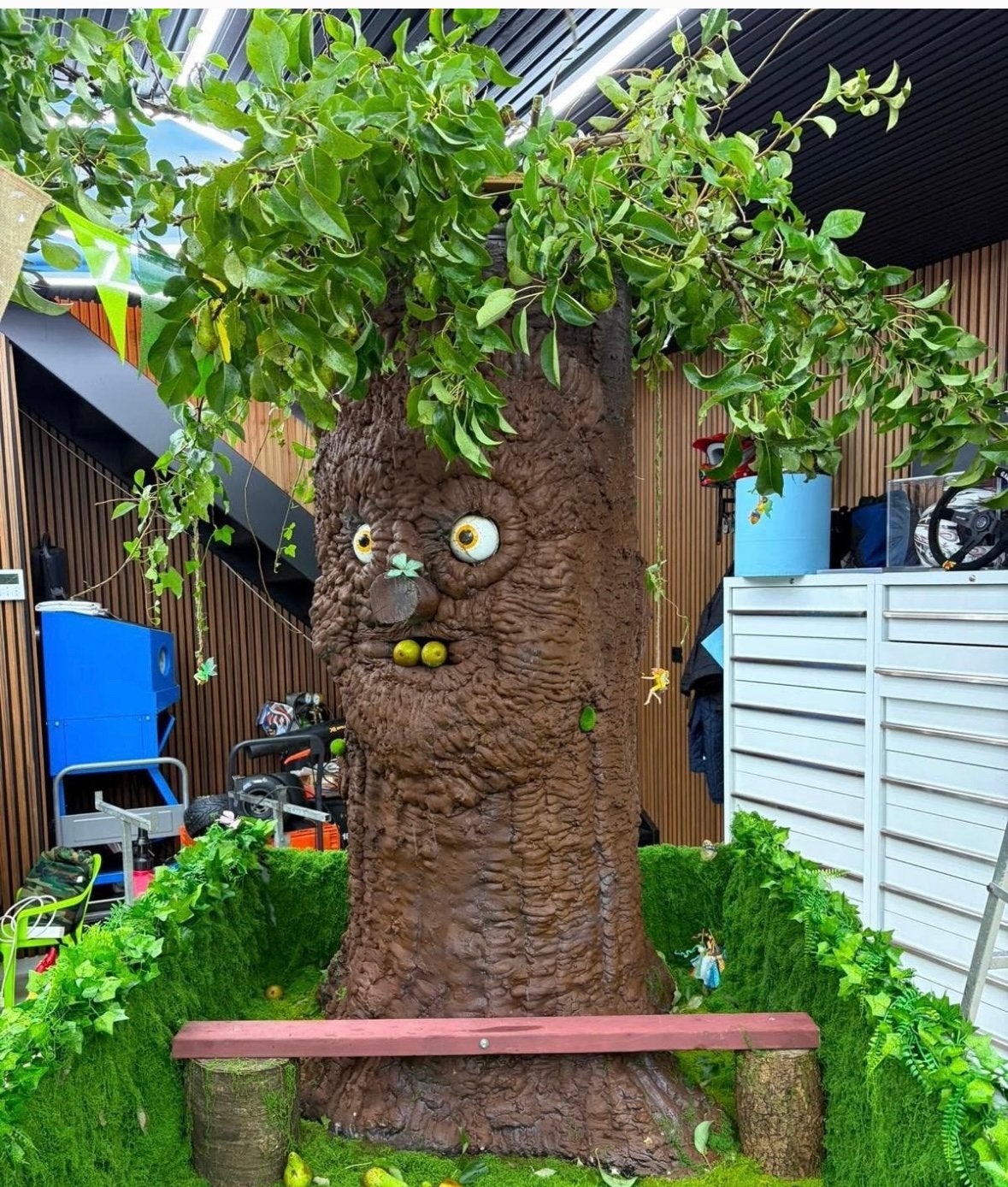 Sprookjesboom Efteling / grote boom ter decoratie, Ophalen, Gebruikt