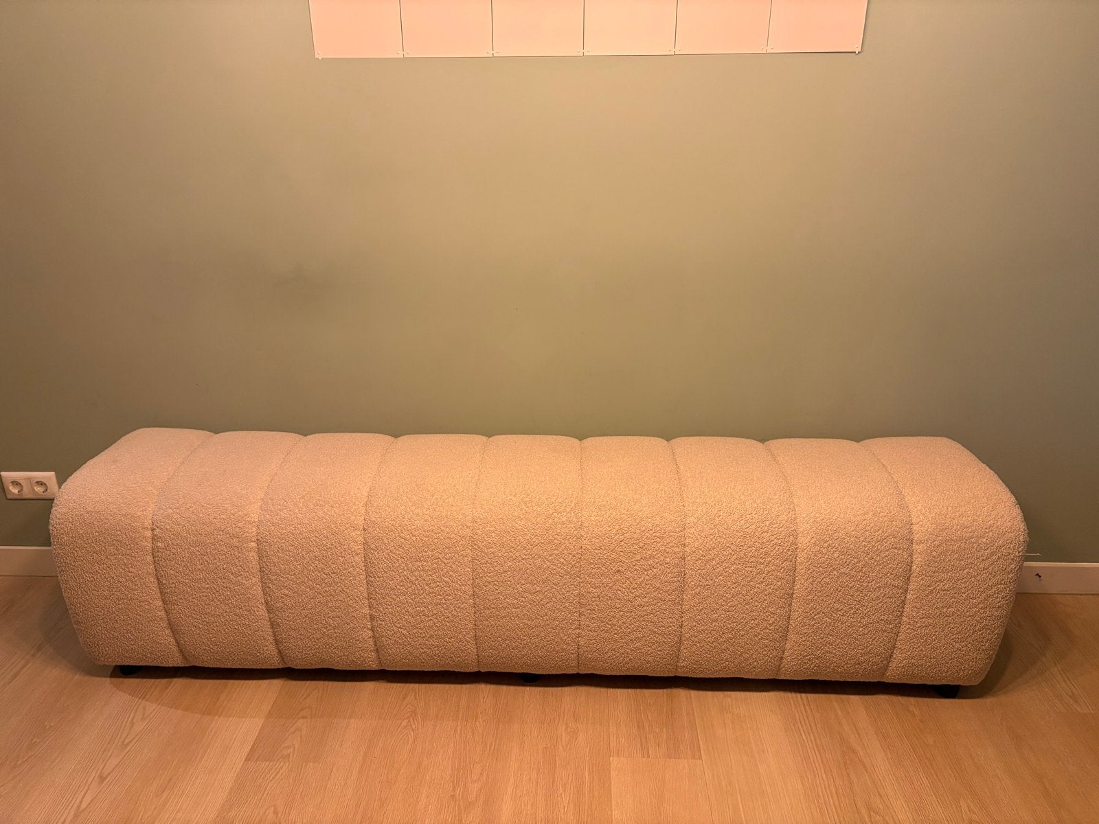 Studio LIVIT Kyo eetkamerbank Ecru Bouclé 211cm, Ophalen, Minder dan 75 cm, Driepersoons, Zo goed als nieuw