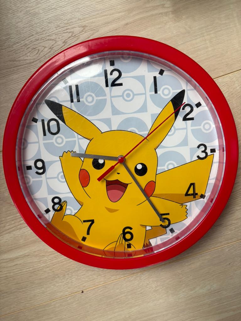 Pokemon klok €5,-, Huis en Inrichting, Ophalen, Zo goed als nieuw, Wandklok