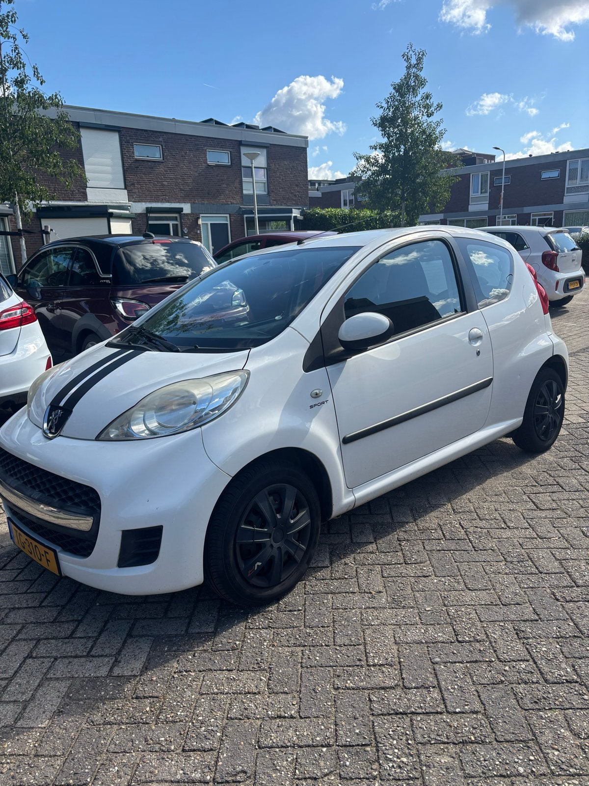 Peugeot 107 1.0 12V 3DR 2010 Wit, Auto's, Voorwielaandrijving, 4 stoelen, Handgeschakeld, Particulier